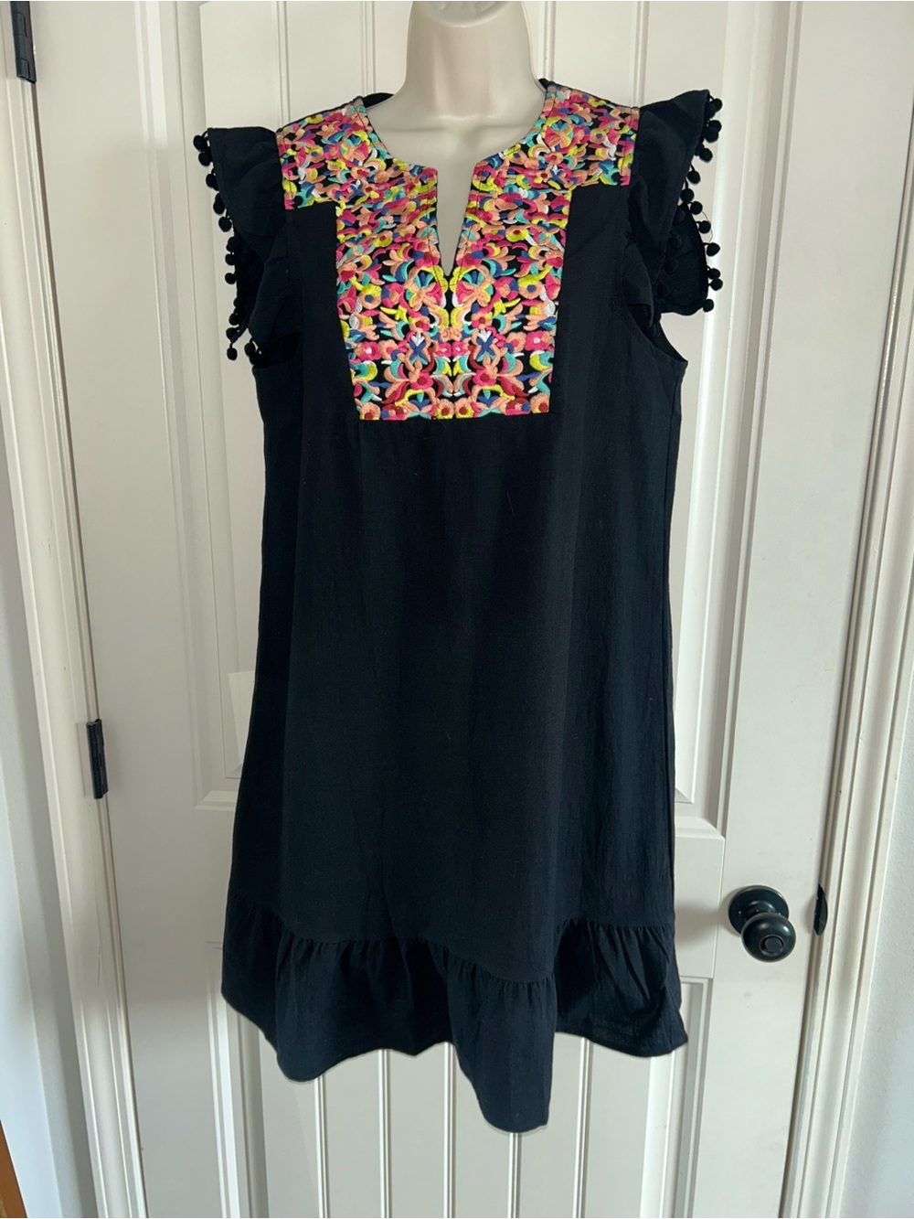 NWT Kirundo Black Midi Dress with Multicolor Embroidered Yoke Sz L